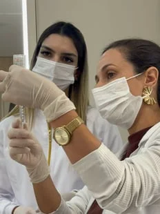 Prática de aplicação de toxina botulínica em turma anterior