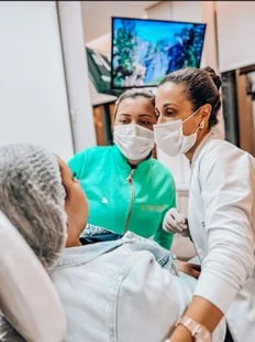 Prática de aplicação de toxina botulínica em turma anterior